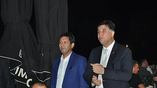 BAŞKAN KARACA MUHTARLARLA AKŞAM YEMEĞİNDE BİR ARAYA GELDİ