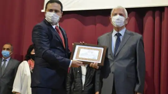 Emekli öğretmenlere Hizmet Şeref Belgeleri sunuldu