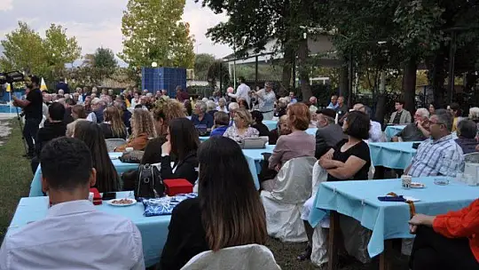 BAŞOĞLU'NUN HAYATI BAŞARI ÖDÜLÜNE LAYIK GÖRÜLDÜ 