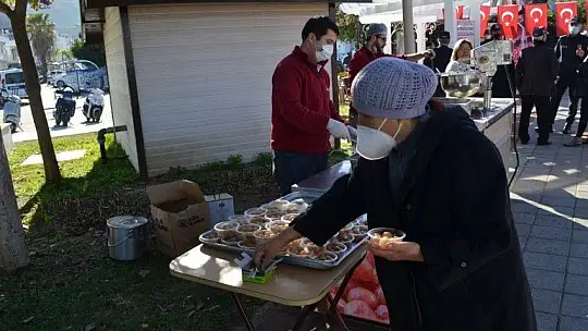 Şehitler İçin Lokma Döktürdüler