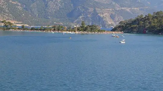 Ölüdeniz'de Bayram Sonu Çevre Temizliği Yapıldı