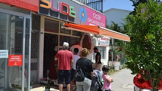 Çiçekçilerde Anneler Günü Yoğunluğu