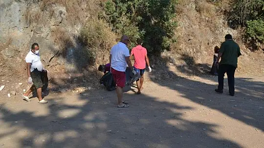 Ölüdeniz'de Bayram Sonu Çevre Temizliği Yapıldı