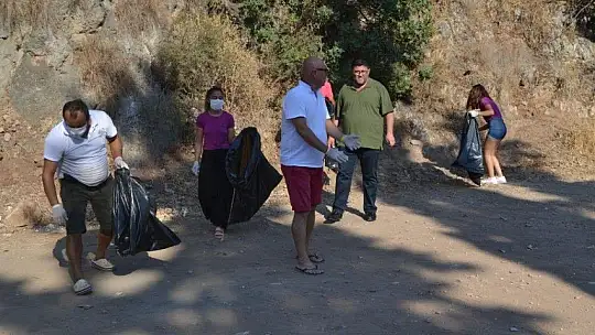 Ölüdeniz'de Bayram Sonu Çevre Temizliği Yapıldı