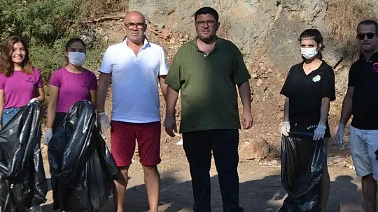 Ölüdeniz'de Bayram Sonu Çevre Temizliği Yapıldı