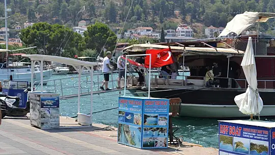 Tekneler Tura Çıktı Deniz Manzarası Vatandaşlara Kaldı