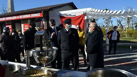 Şehitler İçin Lokma Döktürdüler