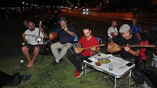 Türkü Dostları Sahil Bandı'nı Coşturdu