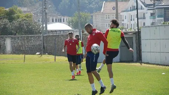Fethiyespor'u kaptanlar çalıştırdı