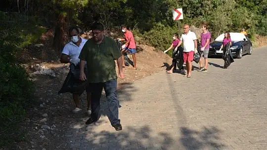 Ölüdeniz'de Bayram Sonu Çevre Temizliği Yapıldı