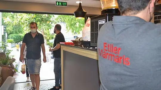 İstanbul'un meşhur efsane ıslak hamburgeri Fethiye'de!