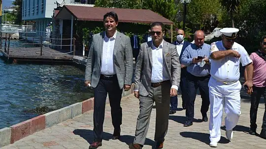 Protokol Üyelerinden Kolluk Kuvvetleri İle Huzurevine Bayramlaşma Ziyareti