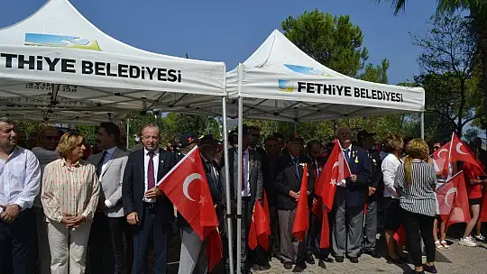 CUMHURİYET MEYDANINDA, CUMHURİYET COŞKUSU