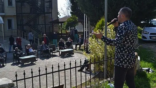 Huzurevinde müzik ziyafeti