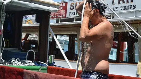 Fethiye'de Bunaltıcı Sıcaklık, Termometreler 40 Dereceyi Gösterdi