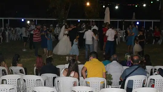 Eray Ertürk ile Aygün Maharramov rüya gibi bir düğünle dünya evine girdi