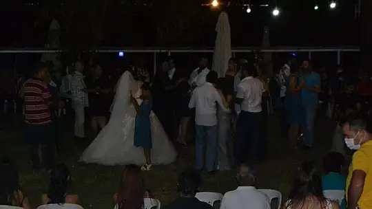 Eray Ertürk ile Aygün Maharramov rüya gibi bir düğünle dünya evine girdi