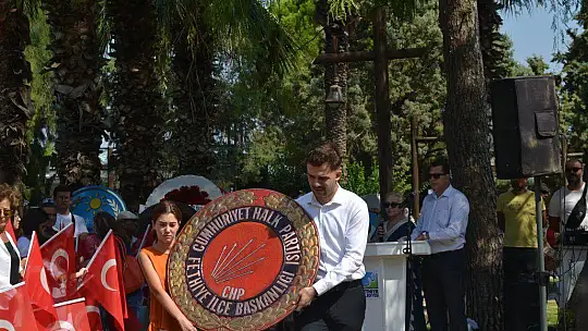 CUMHURİYET MEYDANINDA, CUMHURİYET COŞKUSU