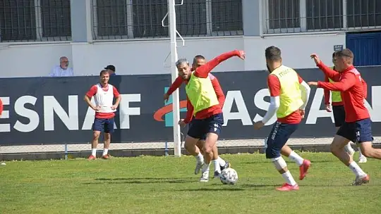 Fethiyespor'u kaptanlar çalıştırdı