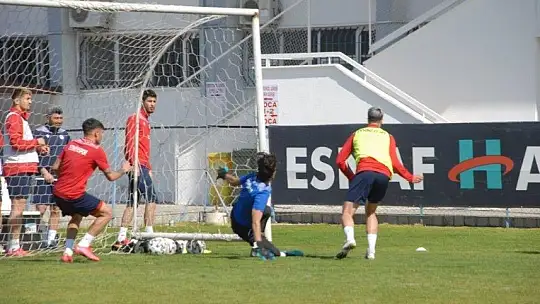 Fethiyespor'u kaptanlar çalıştırdı