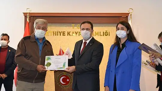 Muhtarlara sertifikaları verildi