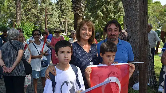 CUMHURİYET MEYDANINDA, CUMHURİYET COŞKUSU