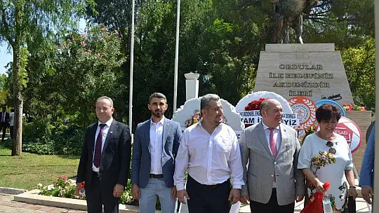 CUMHURİYET MEYDANINDA, CUMHURİYET COŞKUSU