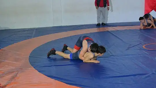 Fethiyeli Güreşçilerden 8 Altın Madalya