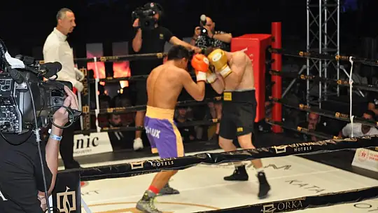 Fethiye WBC profesyonel boks gecesinde Kubilay Alcu gümüş kemeri kazandı