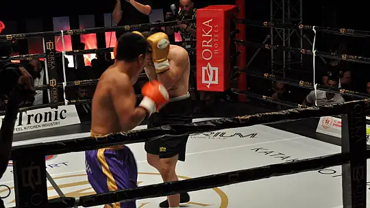 Fethiye WBC profesyonel boks gecesinde Kubilay Alcu gümüş kemeri kazandı