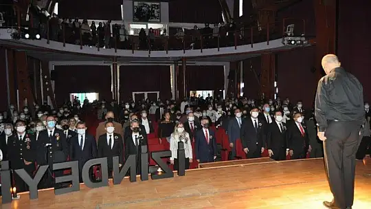 10 Kasım Atatürk'ü anma etkinliğinde duygu dolu anlar yaşandı