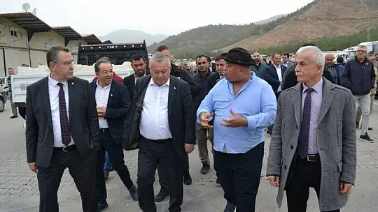 Uysal ve Enginyurt sebze halini ziyaret etti