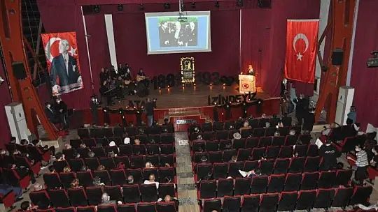 10 Kasım Atatürk'ü anma etkinliğinde duygu dolu anlar yaşandı