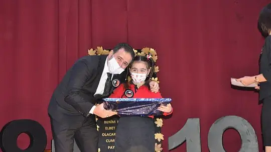 10 Kasım Atatürk'ü anma etkinliğinde duygu dolu anlar yaşandı