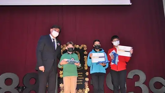 10 Kasım Atatürk'ü anma etkinliğinde duygu dolu anlar yaşandı