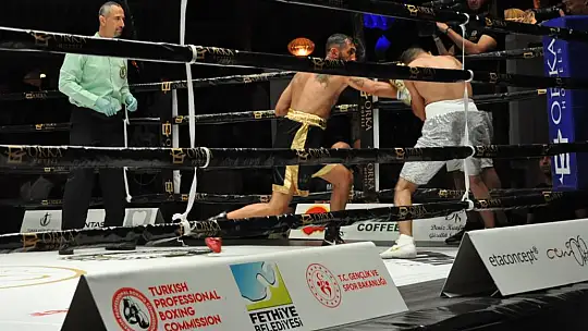 Fethiye WBC profesyonel boks gecesinde Kubilay Alcu gümüş kemeri kazandı