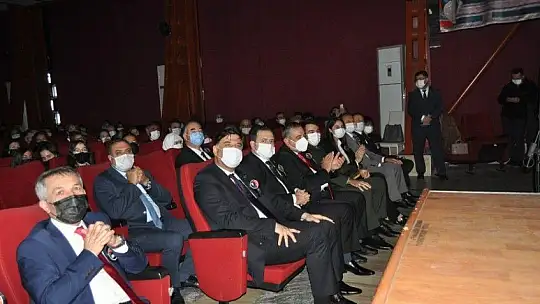 10 Kasım Atatürk'ü anma etkinliğinde duygu dolu anlar yaşandı