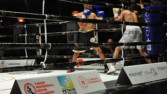 Fethiye WBC profesyonel boks gecesinde Kubilay Alcu gümüş kemeri kazandı