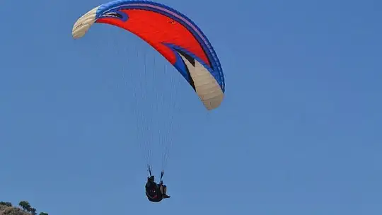 Kaçak yapılan yamaç paraşütüne dikkat!