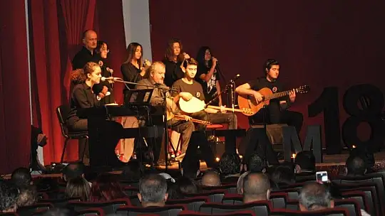 10 Kasım Atatürk'ü anma etkinliğinde duygu dolu anlar yaşandı