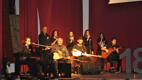 10 Kasım Atatürk'ü anma etkinliğinde duygu dolu anlar yaşandı