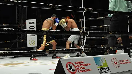 Fethiye WBC profesyonel boks gecesinde Kubilay Alcu gümüş kemeri kazandı
