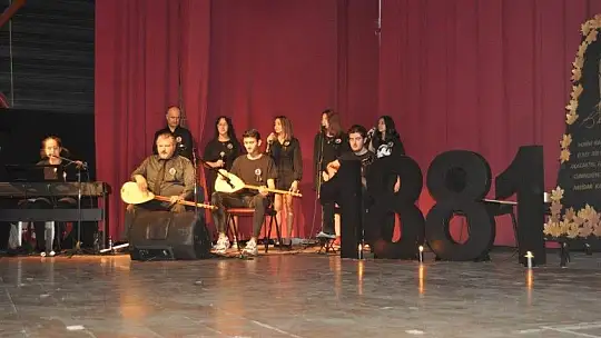 10 Kasım Atatürk'ü anma etkinliğinde duygu dolu anlar yaşandı