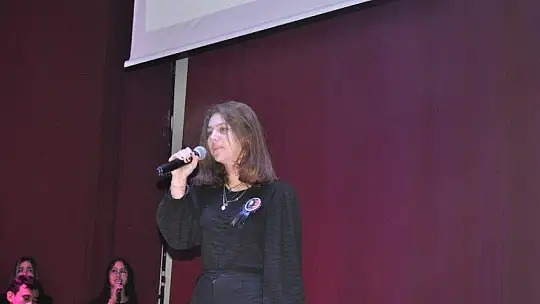 10 Kasım Atatürk'ü anma etkinliğinde duygu dolu anlar yaşandı