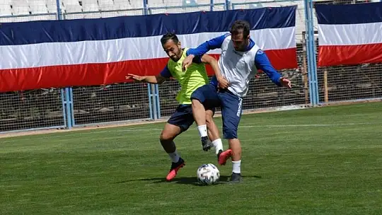 Bahri Kaya Fethiyespor'a alışıyor