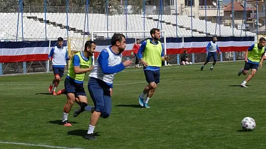 Bahri Kaya Fethiyespor'a alışıyor