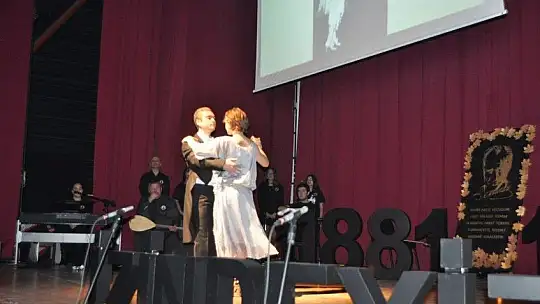 10 Kasım Atatürk'ü anma etkinliğinde duygu dolu anlar yaşandı