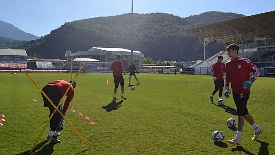 Fethiyespor Karşıyaka maçına hazırlanıyor