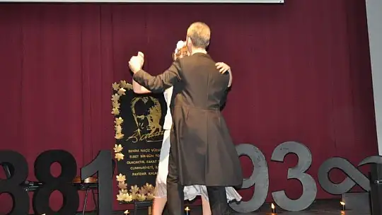 10 Kasım Atatürk'ü anma etkinliğinde duygu dolu anlar yaşandı