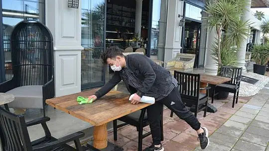 Hazırlıklarını tamamlayan işletmeler, ilk müşterilerini ağırladı